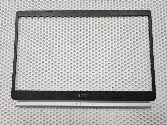 Рамка матрицы для ноутбука Acer Aspire 5 A515-54G серебристая