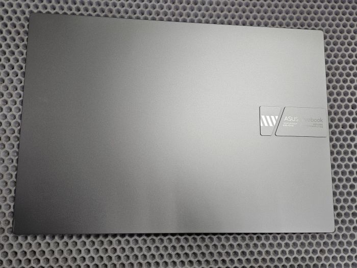 Крышка матрицы для ASUS Vivobook 16X K3605Z серебро, мелкие царапины