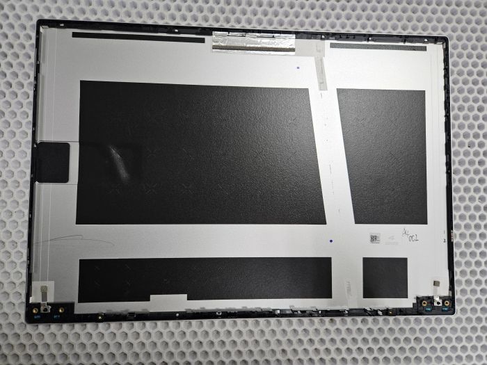 Крышка матрицы для ASUS Vivobook 16X K3605Z серебро, мелкие царапины