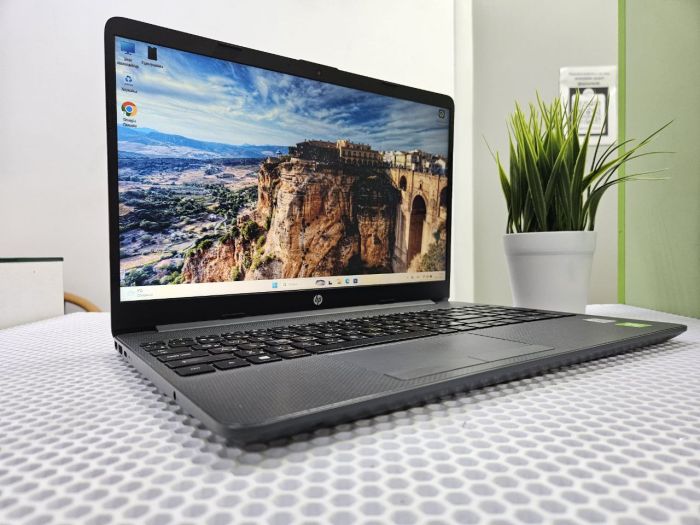 Ноутбук HP 15-DW