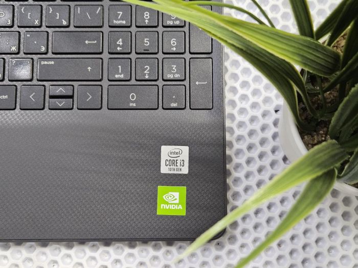 Ноутбук HP 15-DW