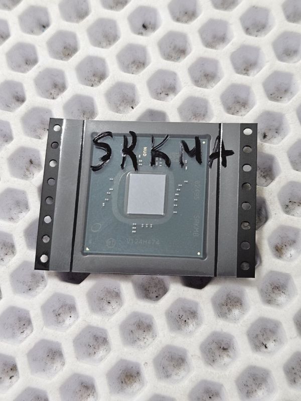 Хаб SRKMA , SRKMB FH82HM570 Intel Platform Controller Hub