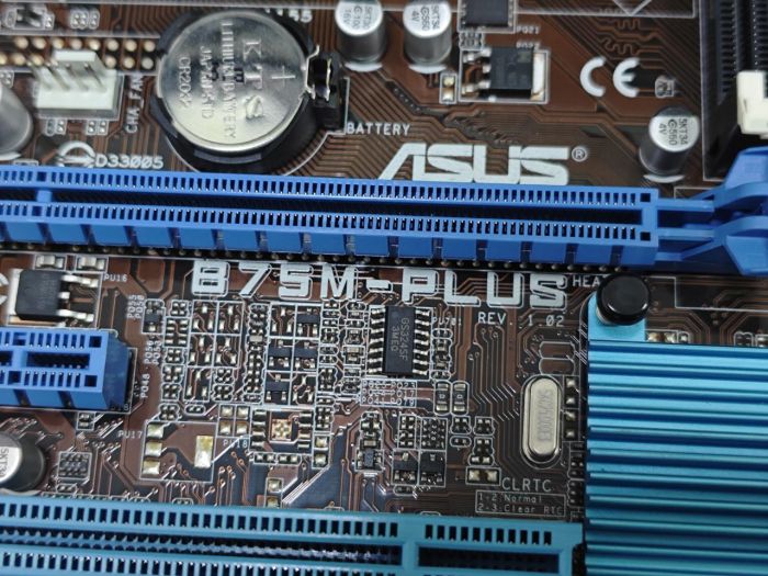 Материнская плата Asus B75M-PLUS / LGA 1155 / 4 слота озу / Pentium G2010-G2030