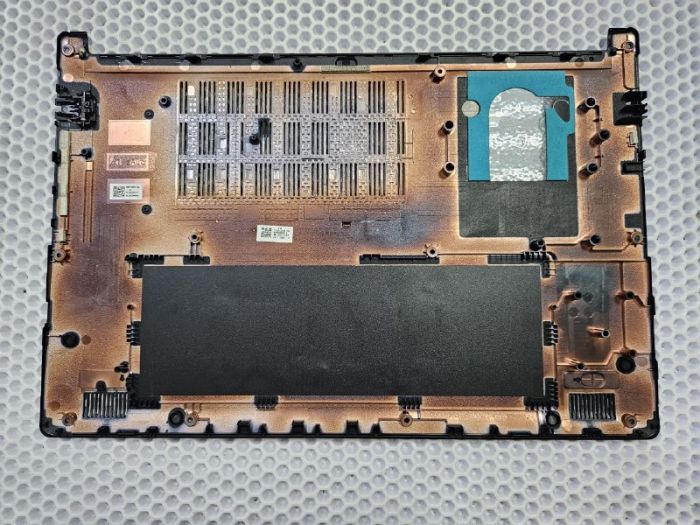 Нижняя часть корпуса (поддон) 60HVSN7001 Acer EX215-22 черный