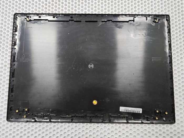 Крышка матрицы Lenovo IdeaPad 330-15ARR черная, царапины