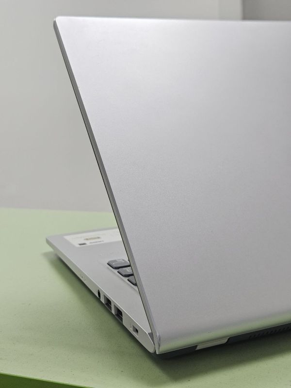 ноутбук Asus X515J SSD 256 ГБ ОЗУ 8 ГБ Intel Pentium 6805 NVIDIA GEFORCE MX130