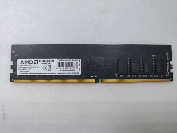 Оперативная память AMD Radeon DDR4 4ГБ бу