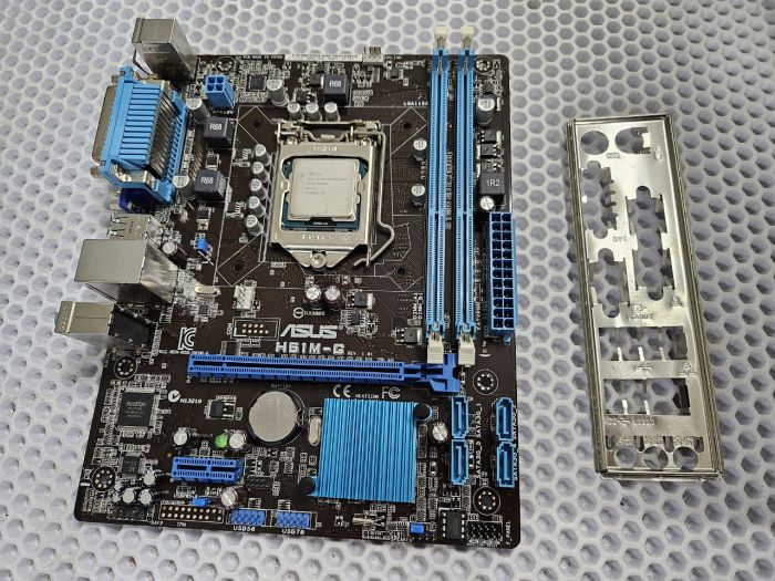 Материнская плата ASUS H61M-G LGA1155 microATX с процессором Pentium G2030