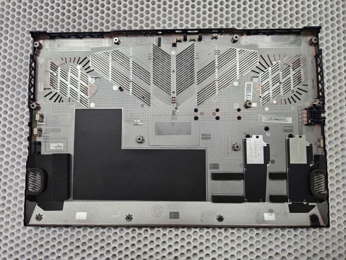 Нижняя часть корпуса (поддон) для ноутбука Ardor Gaming NEO G17