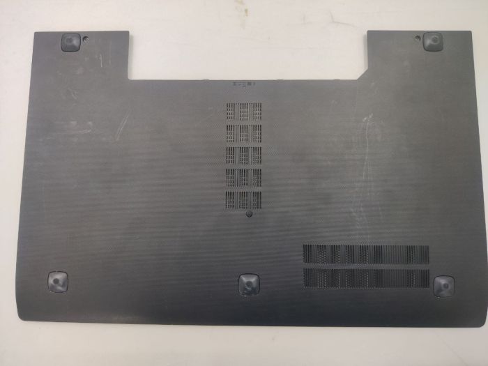 Крышка заглушка поддона для Lenovo G700 13N0-B5A0611 черная царапины, потертости