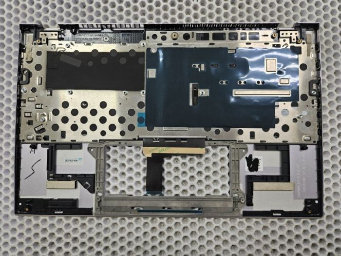 Верхняя часть корпуса (топкейс) для Asus ZenBook 14 UX425 с клавиатурой, серебристый