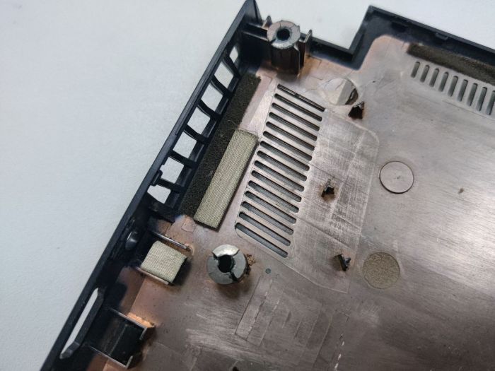 Корпус, поддон, нижняя часть для ноутбука MSI GF75 MS-17F1 17F2 17F3 3077f1d215tf с подломами