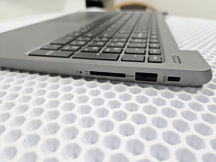 Верхняя часть корпуса (топкейс) для Lenovo 330S-15 с клавиатурой и тачпадом, серый (круглый разъем питания) с подсветкой
