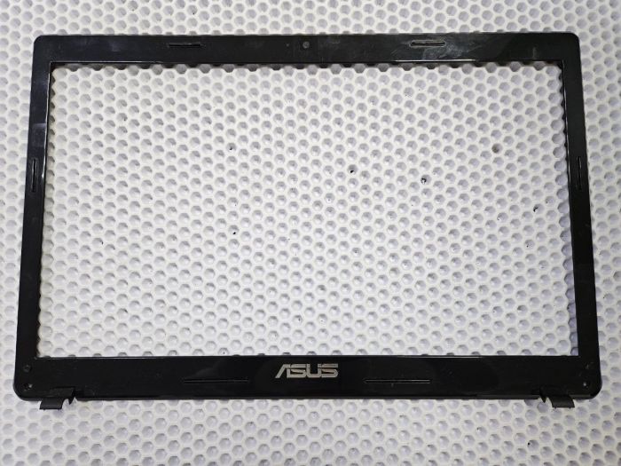 Рамка матрицы для Asus K53S, X53S, K53E, X53E 13N0-KAA0711 черная (отломана одна защелка, не влияет на функционал)