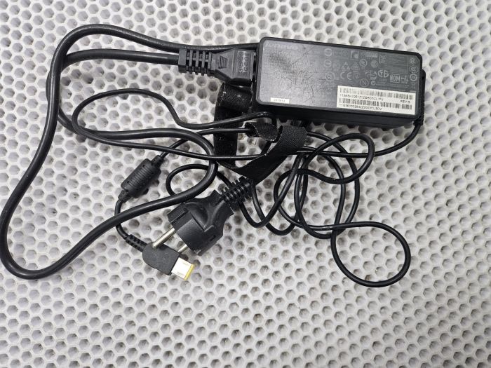 Зарядка для ноутбука Lenovo 20V 3.25A (65W) c прямоугольным разъемом