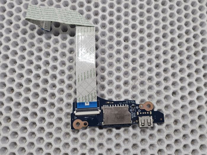 Дочерняя плата с разъемами USB и cardrider cn-0j5nyf-cmoj0 для ноутбука Dell G3-3779 , P75F