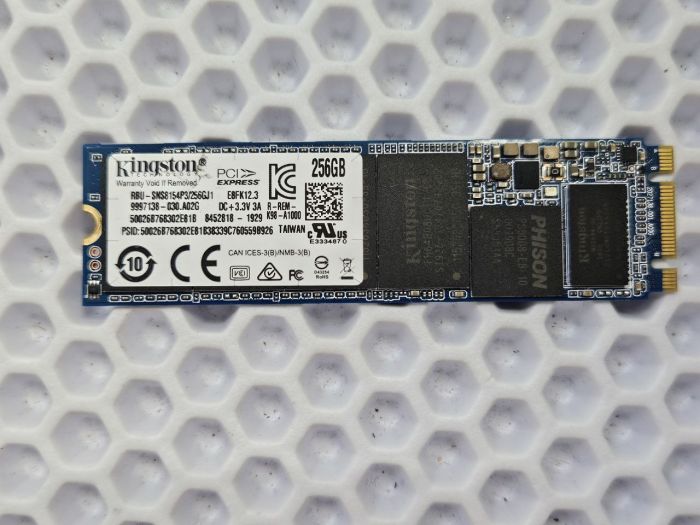 SSD накопитель 256GB Kingston PCIe Gen 3 x 2 NVME m.2 2280 SSD RBU-SNS8154P3/256GJ1