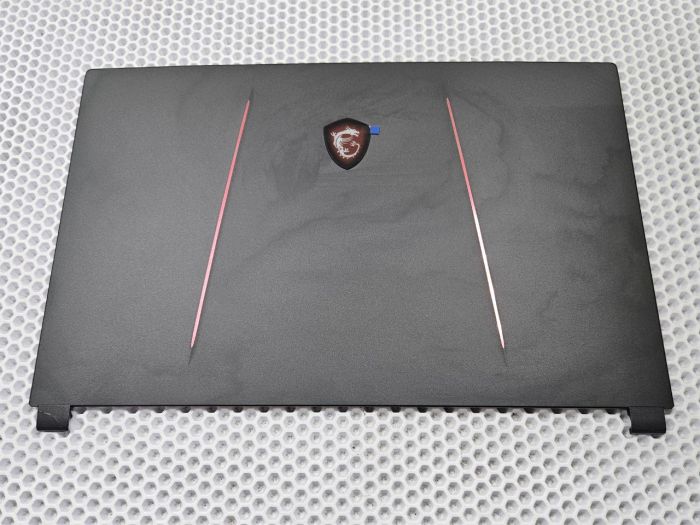 Крышка матрицы MSI GE75 металл, склеено ушко справа