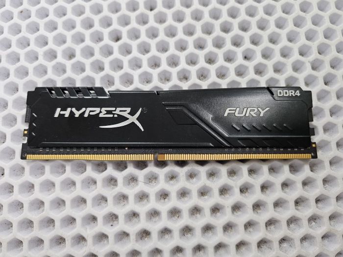Оперативная память HyperX Fury 8 ГБ DDR4 3200 МГц DIMM CL16 HX432C16FB3/8