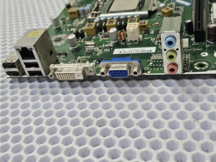 Материнская плата HP H-JOSHUA-H6 H61-Cupertino 696234-001 LGA1155 с процессором Inter Core i3-2120
