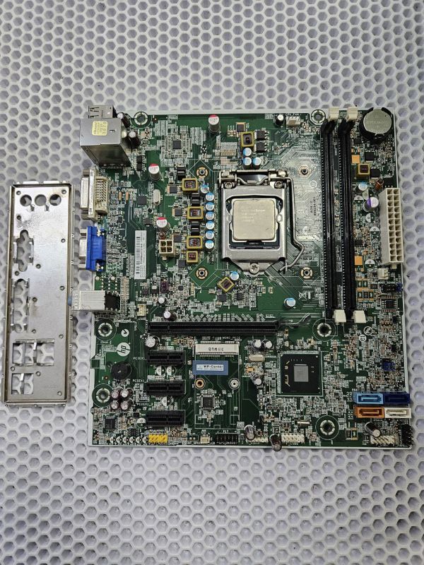 Материнская плата H-CUPERTINO-H61-UATX 3.20 LGA 1155 с процессором Intel Core i5-2400