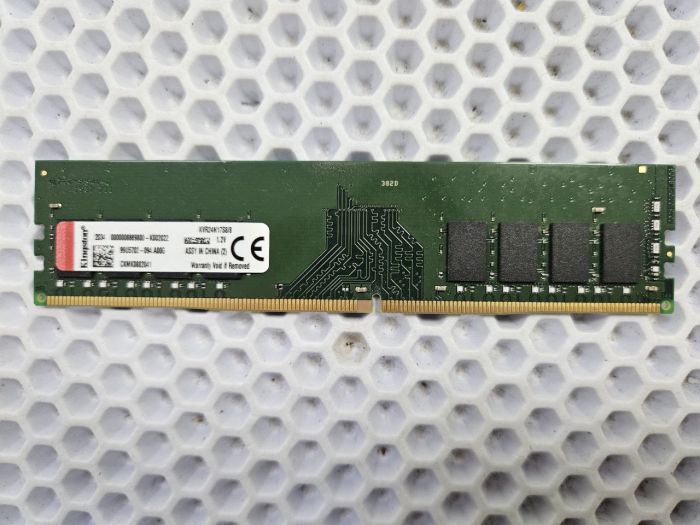 Оперативная память Kingston ValueRAM 8 ГБ DDR4 2400 МГц DIMM CL17 KVR24N17S8/8