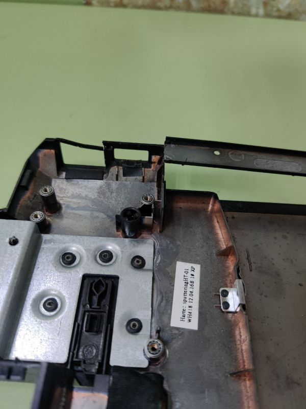 Нижняя часть корпуса(поддон) ноутбука Lenovo B570E Аналоги 60.4VE04.001 с дефектами
