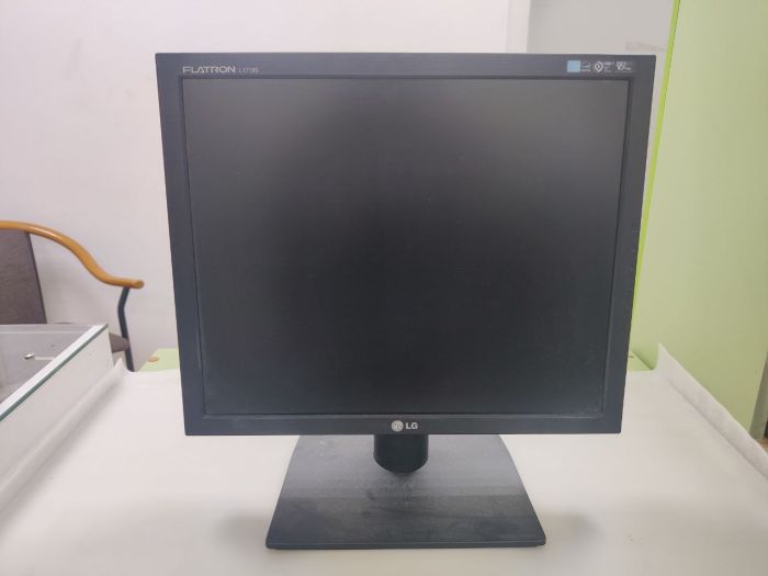 Монитор LG FLATRON L1719S-BF 17" БУ