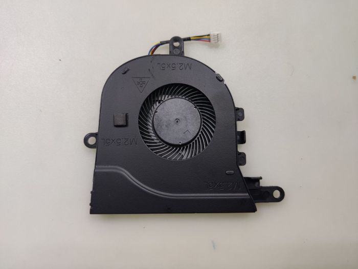 Кулер для Dell Inspiron 5570 - 0FX0M0
