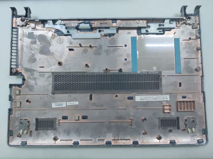 Нижняя часть корпуса (поддон)  lenovo S400u, S415 AP0SB000600 (царапины, сломаны крепления петель)