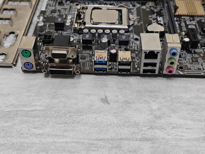 Материнская плата ASUS LGA1151 H110 H110M-K 2xDDR4 1xPCI-Ex16 DVI/Dsub SATA3 USB3 mATX с процессором Pentium G4560